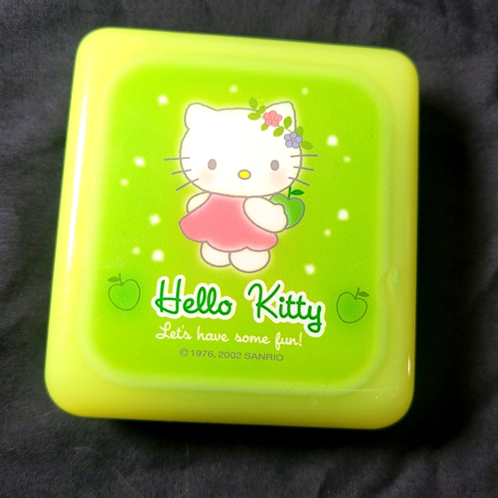 HELLO KITTY SANRIO 2002 Vintage Contact Lens Case Compact  VERY RARE!